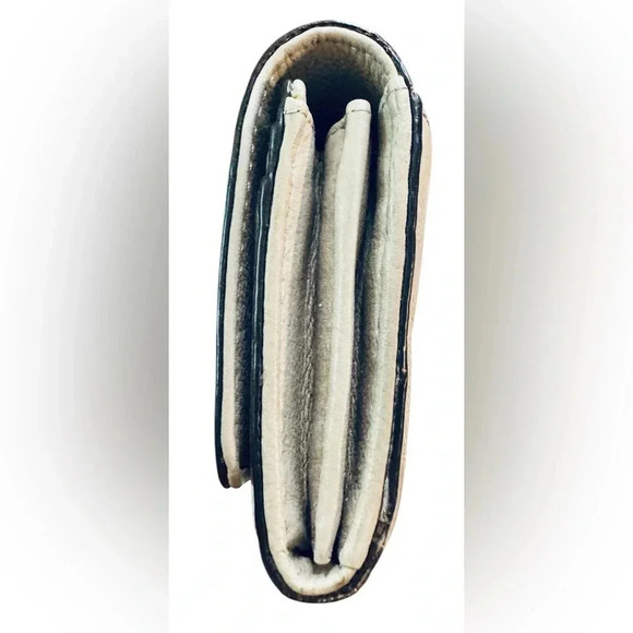 Michael Kors | Fulton Carryall Wallet in Cement - Picture 8 of 11